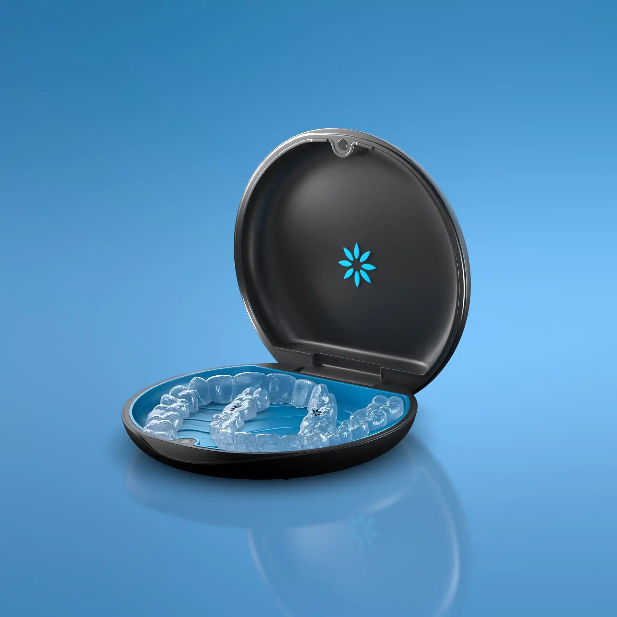 Estojo e alinhadores transparentes Invisalign — marca líder mundial de alinhadores