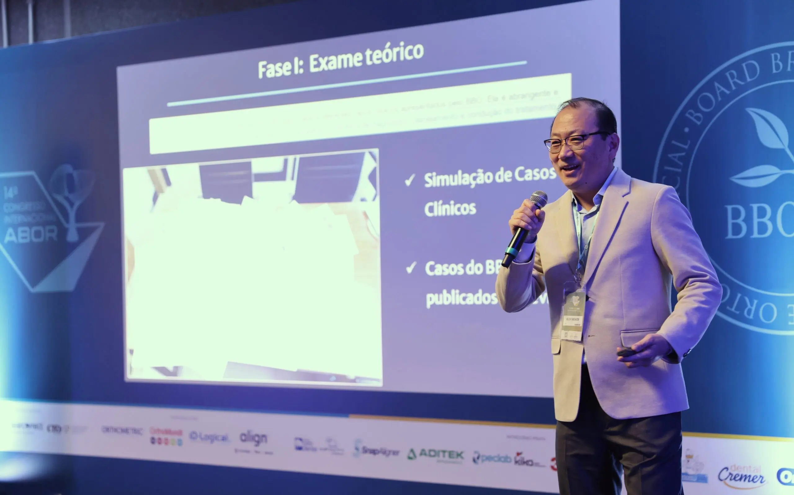 Dr. Nelson explicando a Fase I do processo do BBO em congresso